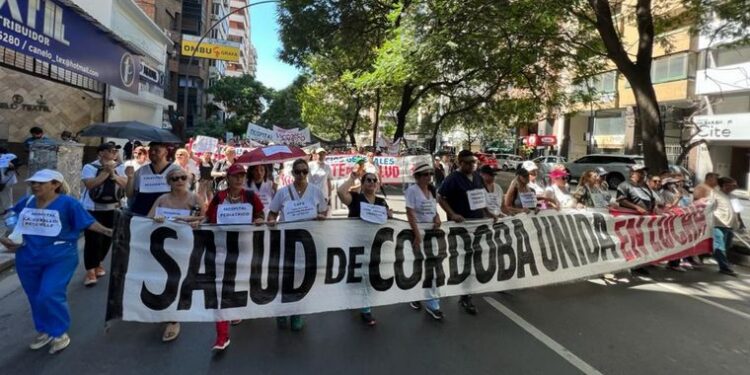 Hospitales provinciales paran este martes en reclamo salarial