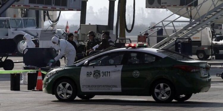 Un asalto y tiroteo en el aeropuerto de Santiago de Chile dejó dos muertos