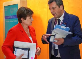 El FMI acordó con la Argentina el desembolso de 5.200 millones de dólares