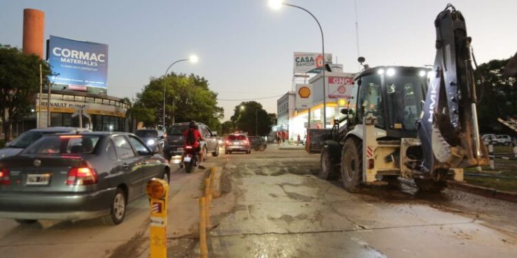 Cortes en Av. Cruz Roja y Av. Richieri por obras de Aguas Cordobesas