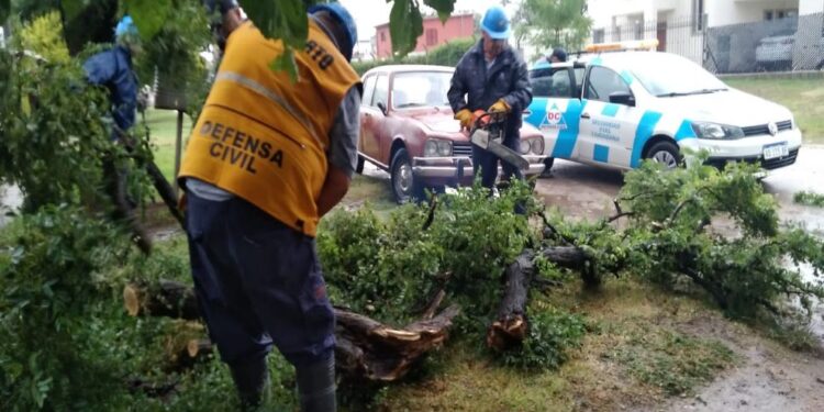 Las fuertes tormentas ocasionaron daños en distintos puntos de la provincia