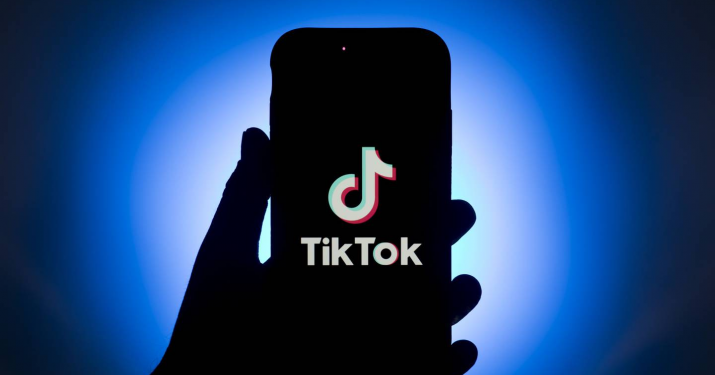 Una menor fue internada en Córdoba tras ingerir pastillas para un reto viral de TikToK