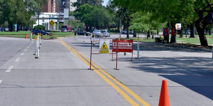 Corte de tránsito por obras en Avenida Nores Martínez