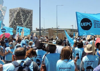 El Gobierno provincial presenta una tercera oferta salarial a la UEPC