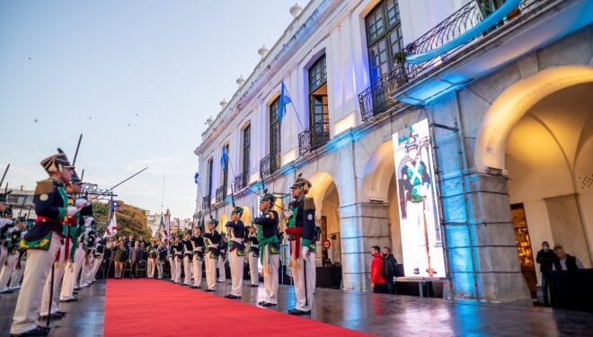 Esta tarde, el Cabildo se viste de fiesta con "El Sol del 25 se Viene Asomando"