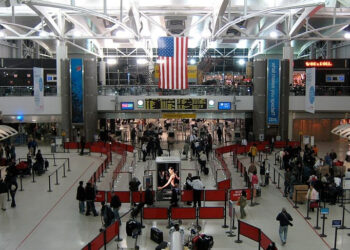 EEUU dejará de exigir la vacunación obligatoria de Covid-19 para viajeros extranjeros