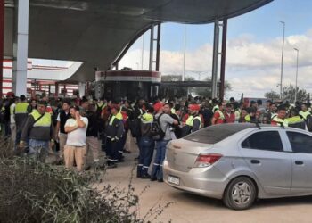 Trabajadores de Coca Cola-Córdoba realizan un paro por tiempo indeterminado