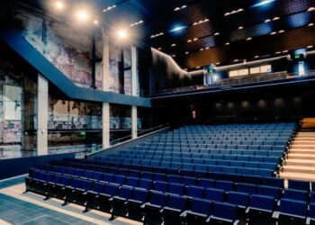 El Teatro Comedia levanta el telón tras 16 años de inactividad