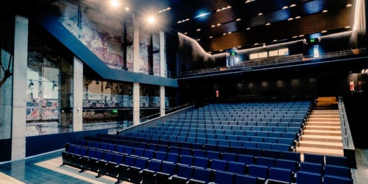 El Teatro Comedia levanta el telón tras 16 años de inactividad