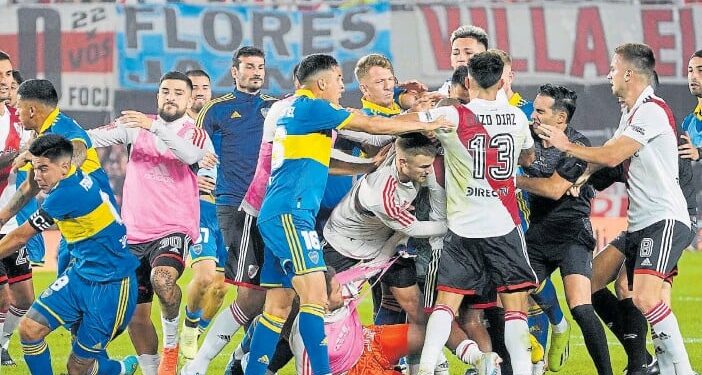 River le ganó a Boca sobre el final con un penal que desató escándalo