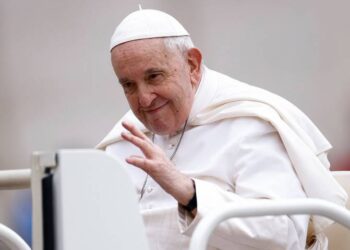 El Vaticano informó que el papa tuvo otra noche tranquila tras una semana con mejoras