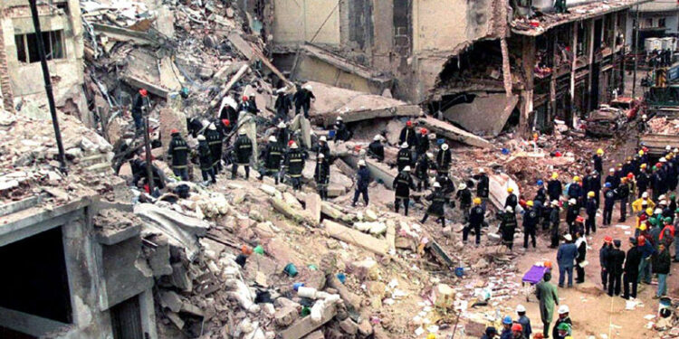 Atentado a la AMIA: ordenan la detención de cuatro libaneses del Hezbollah