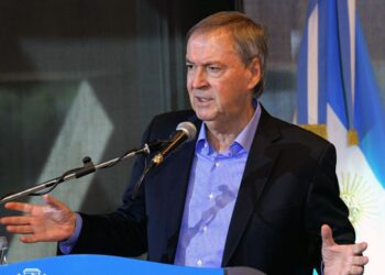 Schiaretti publicó una carta en la que convoca a una "causa patriótica y federal"