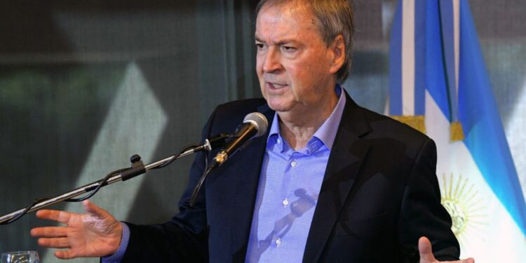 Schiaretti publicó una carta en la que convoca a una "causa patriótica y federal"