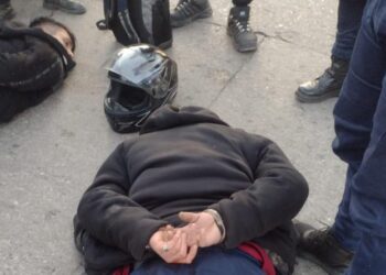 Dos fiscales de mesa sufrieron un asalto en la puerta de una escuela en Córdoba