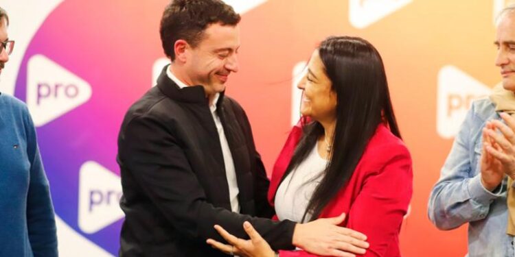 De Loredo oficializó a Soher El Zukaria como compañera de fórmula