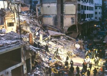 AMIA 30 años: el Gobierno promulgó la ley que declara el 18 de julio Día de Duelo Nacional