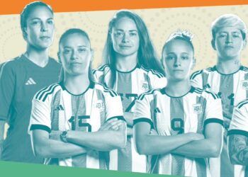 Alentemos a la Selección Femenina de Fútbol en Plaza España