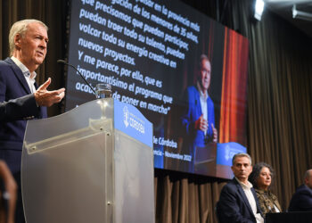 Schiaretti pidió destinar el 2% del PIB a ciencia y tecnología