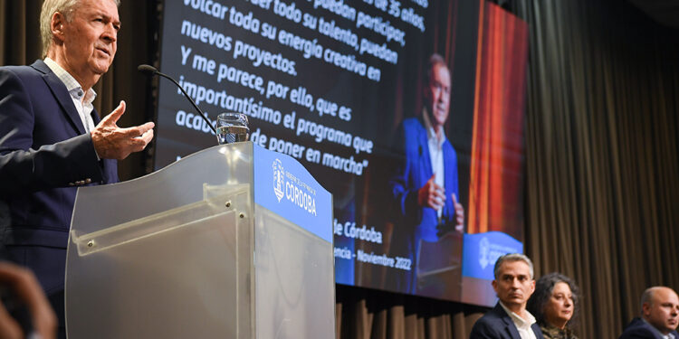 Schiaretti pidió destinar el 2% del PIB a ciencia y tecnología