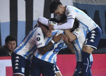 Racing goleó 3-0 a Atlético Nacional y será rival de Boca en cuartos de final