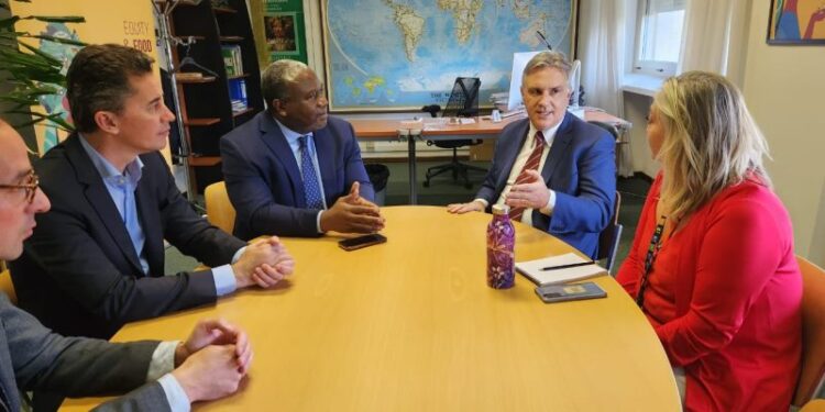 Llaryora en Italia gestiona recursos y aval para Córdoba ante la FAO