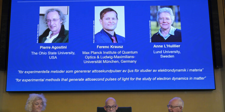 Nobel de Física: tres científicos galardonados por sus estudios sobre electrones