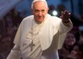 El Vaticano autoriza la bendición de parejas del mismo sexo