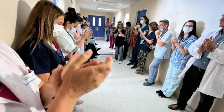 Realizan asambleas en hospitales provinciales por baja de contratos