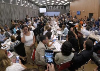 El Gobierno oficializó la prórroga del período de sesiones extraordinarias