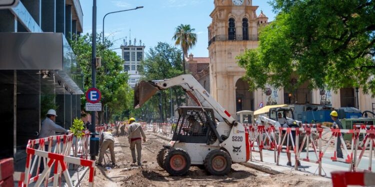 Corte de tránsito en calle Buenos Aires por obras de Ecogas