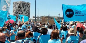 La Provincia ofreció a docentes 40% de aumento anual