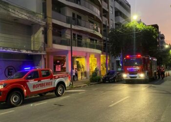 Incendio en un edificio dejó un fallecido y varios heridos en Córdoba