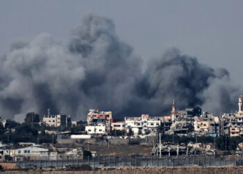 Israel y Hamas siguen los combates mientras analizan una nueva tregua