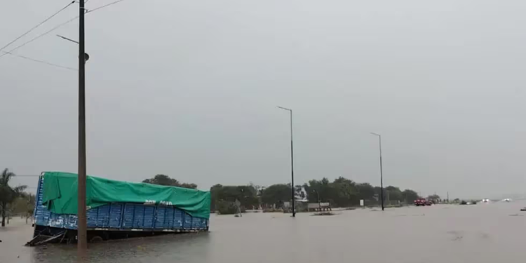 Un fuerte temporal afectó a La Para: hay evacuados