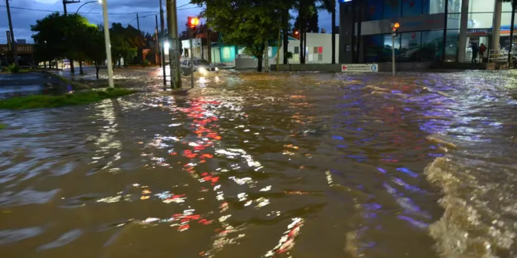 La tormenta en Córdoba ocasionó cortes de electricidad, calles inundadas y evacuados