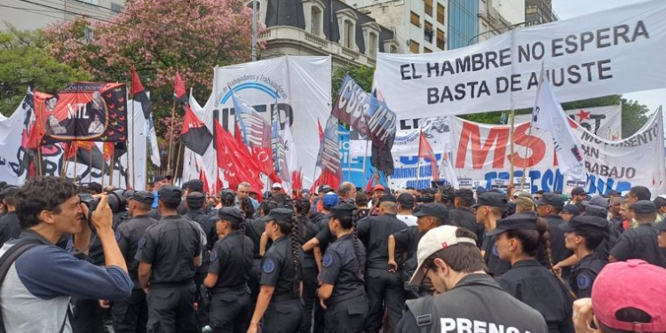 Organizaciones sociales realizaron una jornada de protesta en todo el país