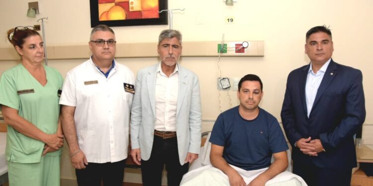 Quinteros visitó a los policías atacados en Villa la Tela