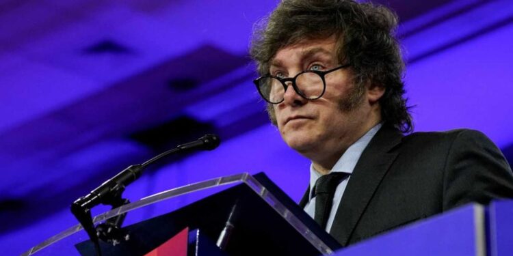 Milei indicó que si el DNU no pasa Diputados, volverán a la carga con otros decretos