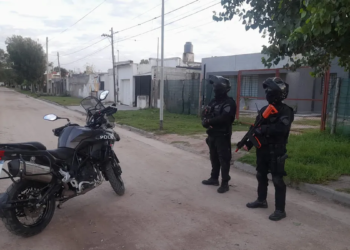 Dos hombres resultaron detenidos por efectuar disparos en la vía pública