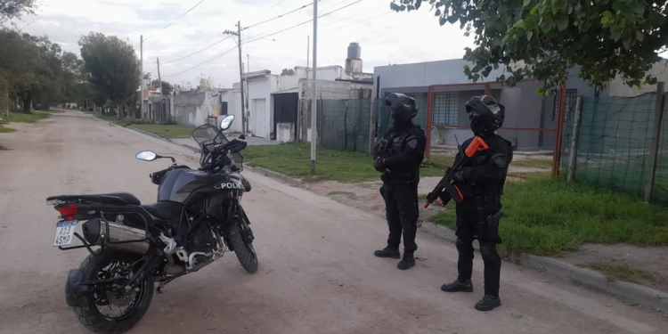 Dos hombres resultaron detenidos por efectuar disparos en la vía pública