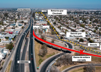 Realizan un corte de tránsito en un acceso al altonivel Villa El Libertador