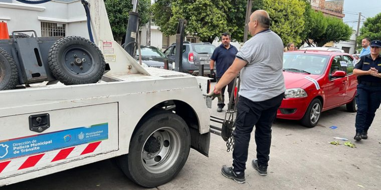 Detuvieron a seis naranjitas por cobro ilegal en el show de Luis Miguel