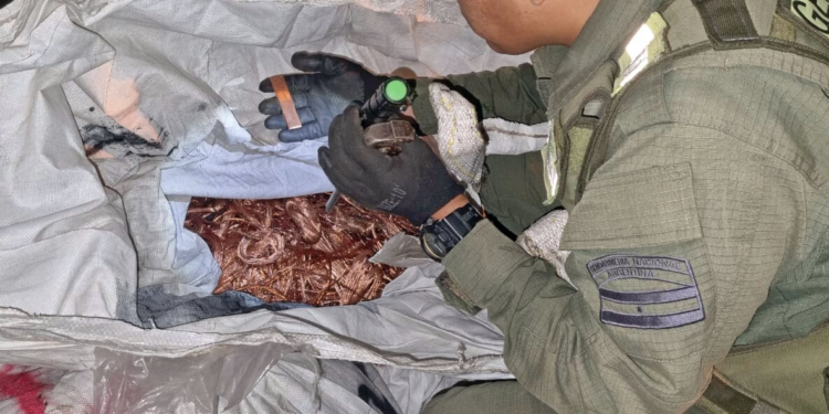 Gendarmería desbarató un traslado ilegal de 28 toneladas de cobre
