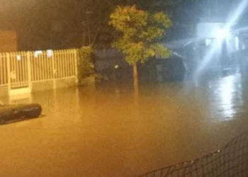 Temporal en el AMBA: una mujer fallecida, inundaciones y voladura de techos