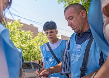 Dengue: Continúan los bloqueos de foco en barrios de Capital
