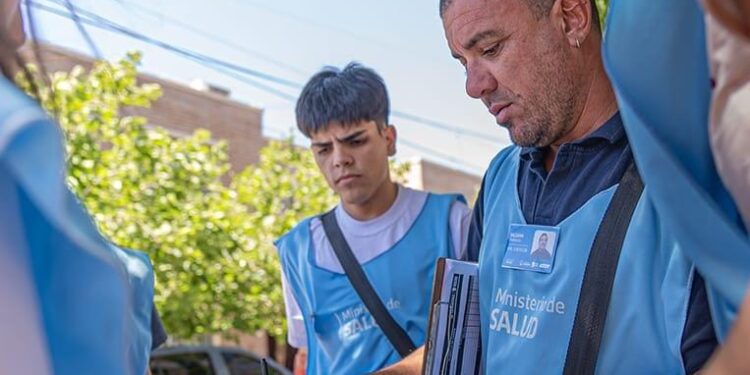 Dengue: Continúan los bloqueos de foco en barrios de Capital