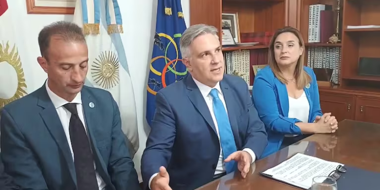 Llaryora pidió regular la economía: "No se llega a fin de mes"