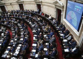 Diputados aprobó la "ley bases" en general y ahora se vota en particular