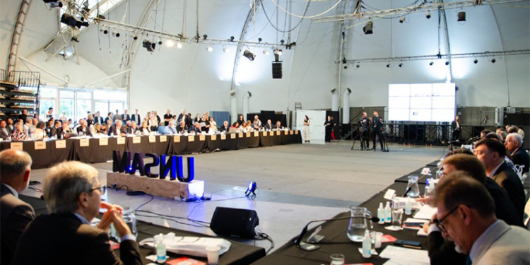 Universidades convocan a una marcha en defensa de la educación pública